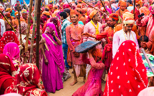 Kegiatan Ritual Aneh di India